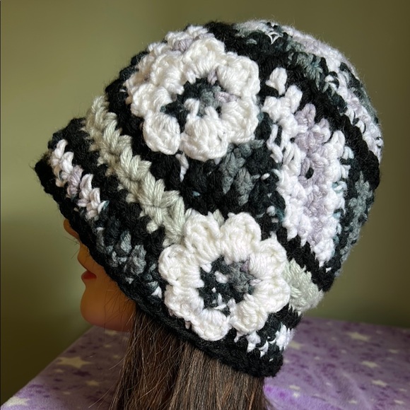 crochet hats Accessories - Chunky Black and White Striped Beanie Hat medium